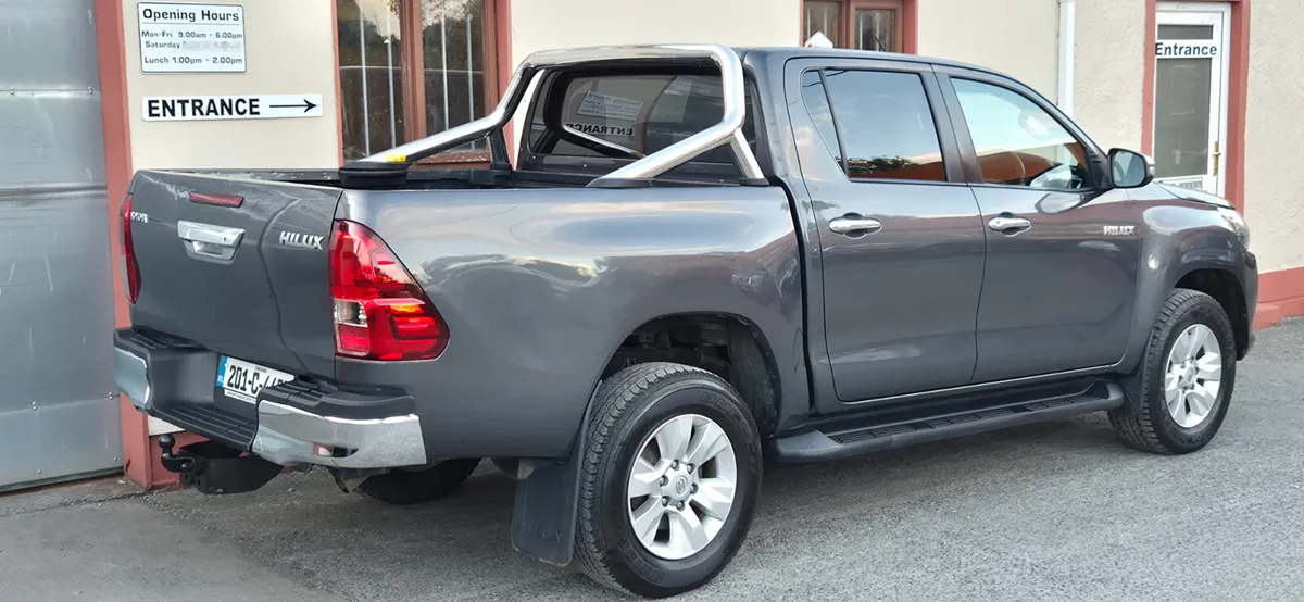 Toyota Hilux 2020 Manual - Image 4