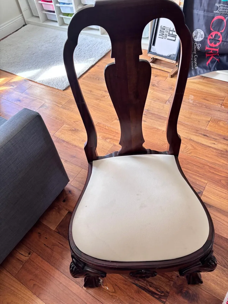Mahogany table and 8 chairs - Image 2