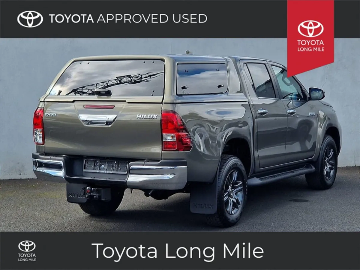Toyota Hilux 2.8 Auto SR5 - Leather - Canopy - Tow - Image 2