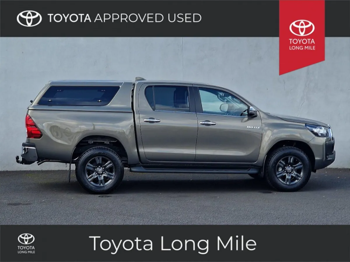 Toyota Hilux 2.8 Auto SR5 - Leather - Canopy - Tow - Image 3