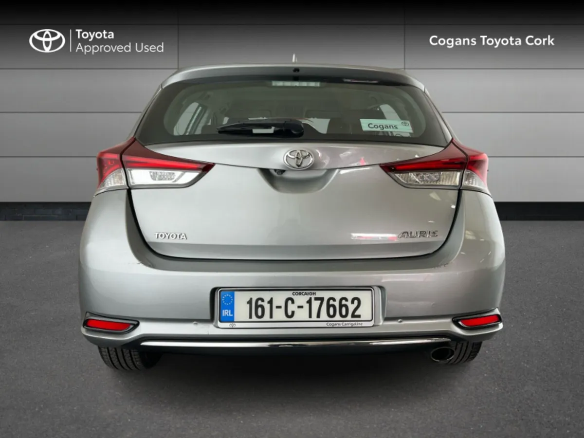 Toyota Auris Auris Auto Petrol - Image 4