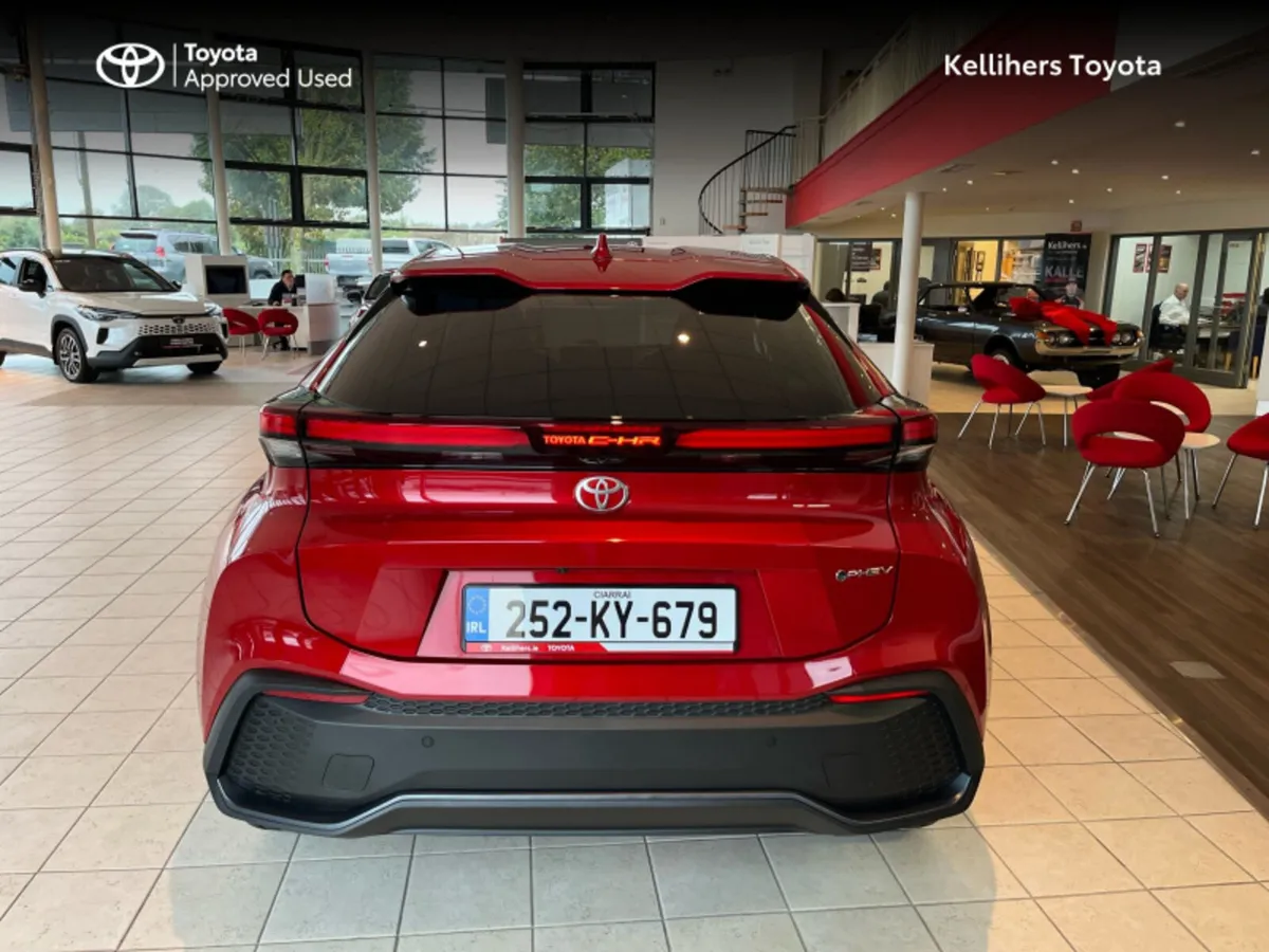 Toyota C-HR PHEV SPORT - Image 4