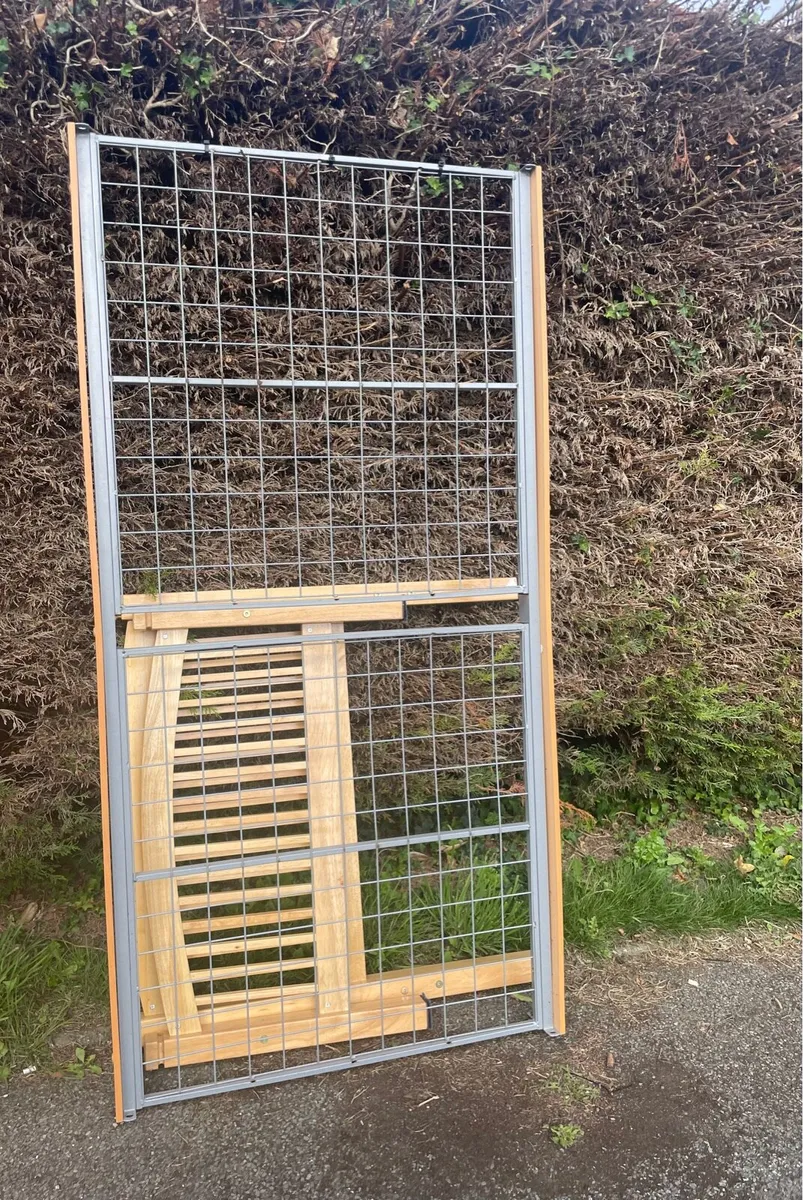 Single oak and metal bed frame