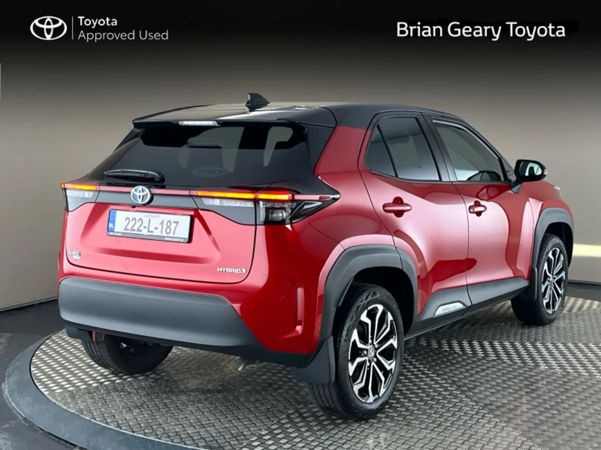 Toyota Yaris Cross HYBRID LUNA SPORT - Image 2