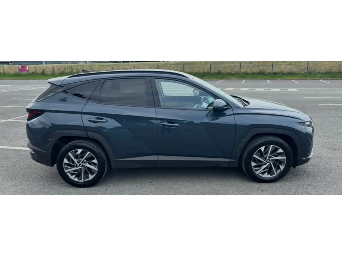 Hyundai Tucson IX35 EXECUTIVE 5DR - Image 3