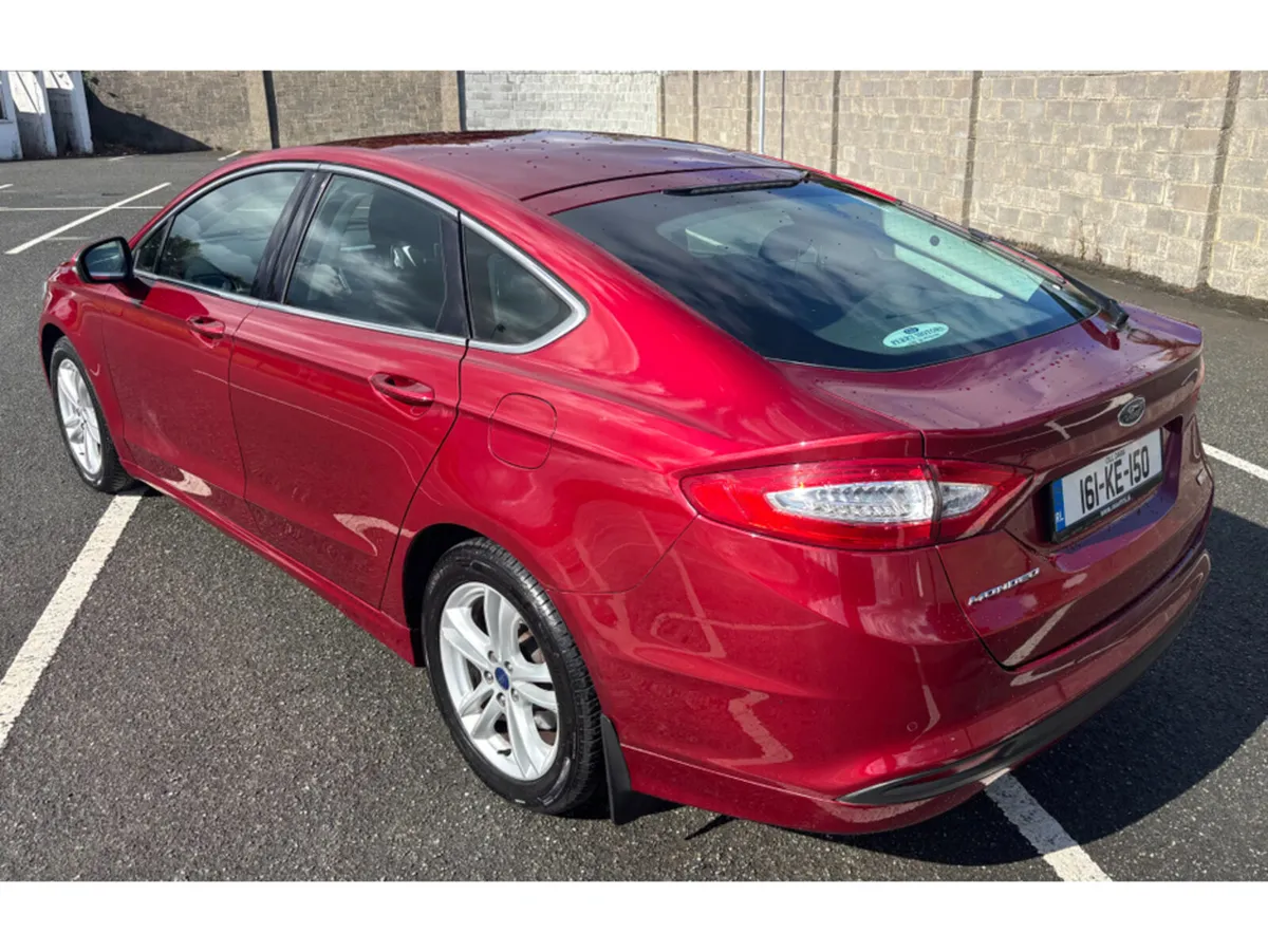 Ford Mondeo ZETEC 5DR 1.5 TDCI 120PS 4DR - Image 4