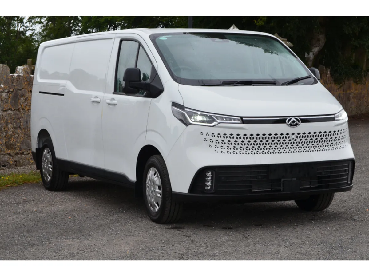 Maxus DELIVER 7 Twin door 2.0L Diesel - Image 1