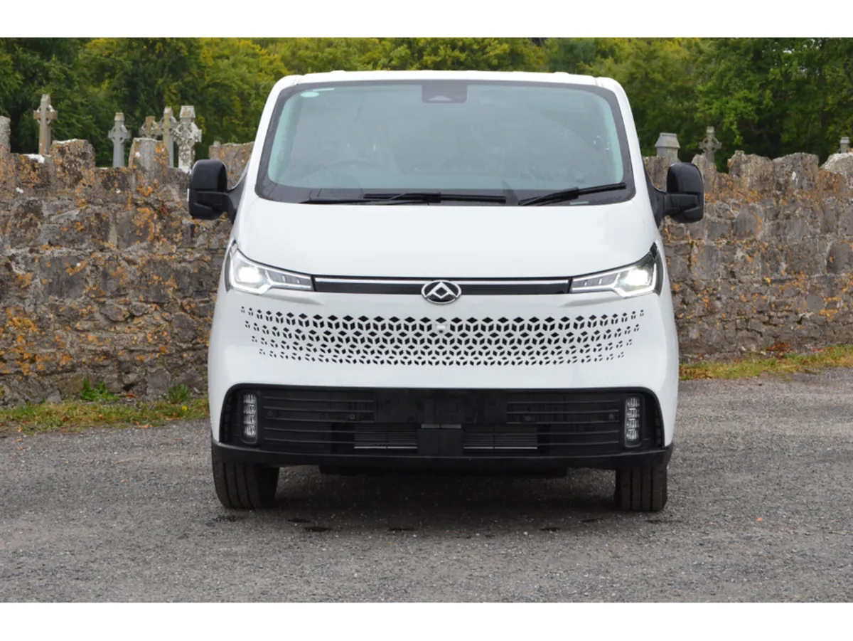 Maxus DELIVER 7 Twin door 2.0L Diesel - Image 3