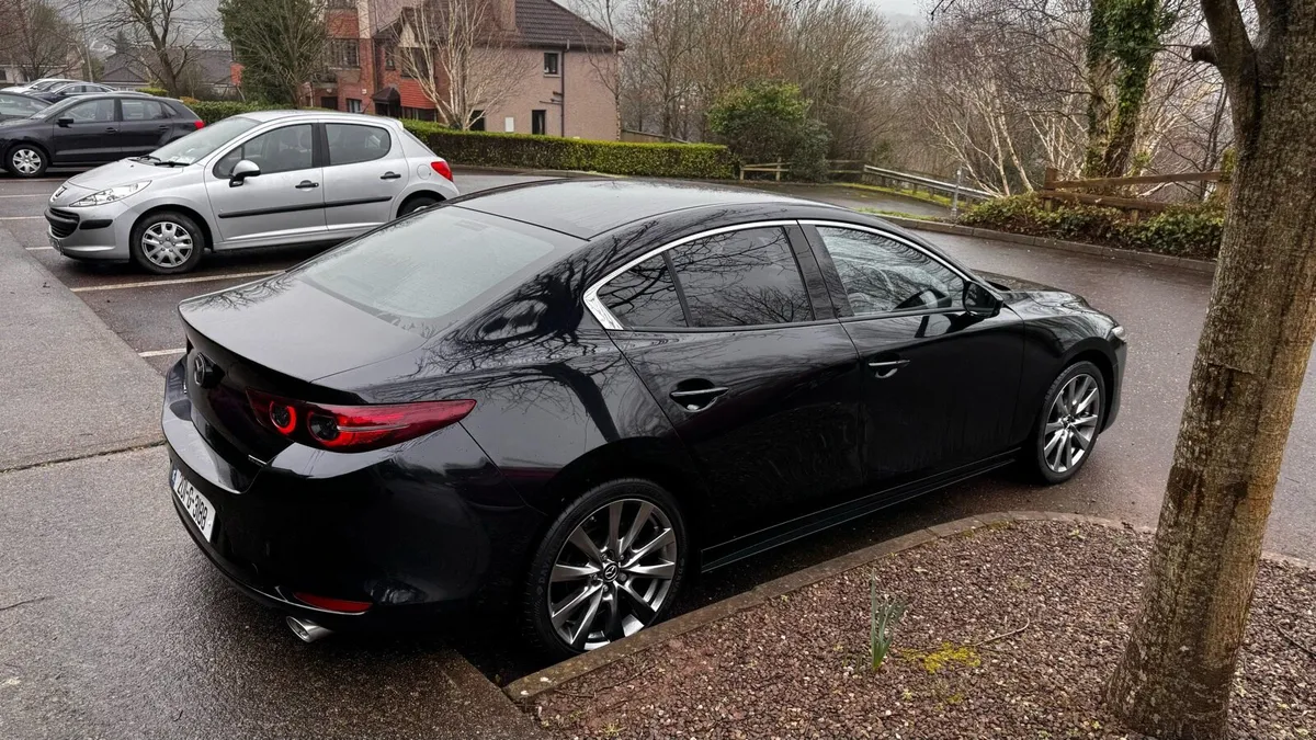 Mazda3 Skyactiv X 180 Saloon - Image 4