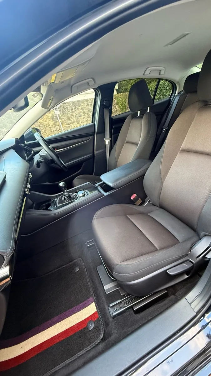Mazda3 Skyactiv X 180 Saloon - Image 4