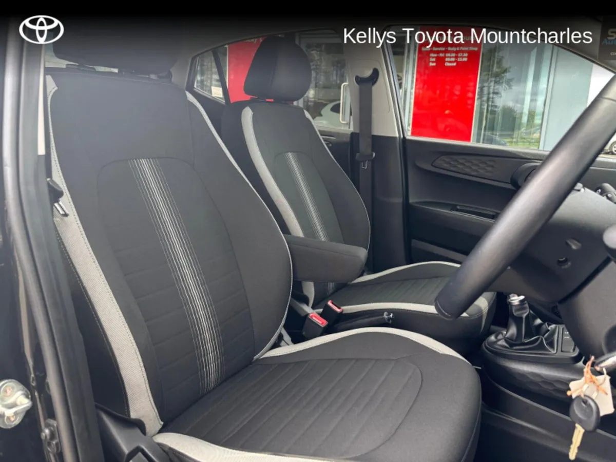 Hyundai i10 DELUXE 5DR - Image 2