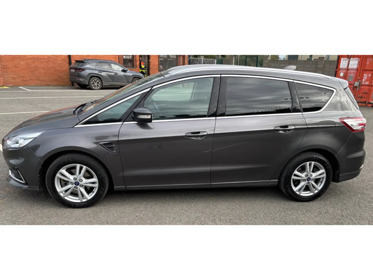 Ford S-Max TITANIUM 5DR 2.0 TD 150BHP S6. S6.2 M6 - Image 3