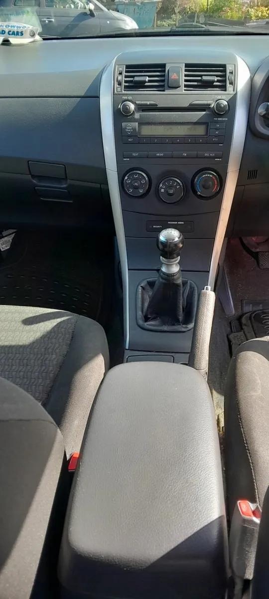 Toyota Corolla 2011 - Image 3