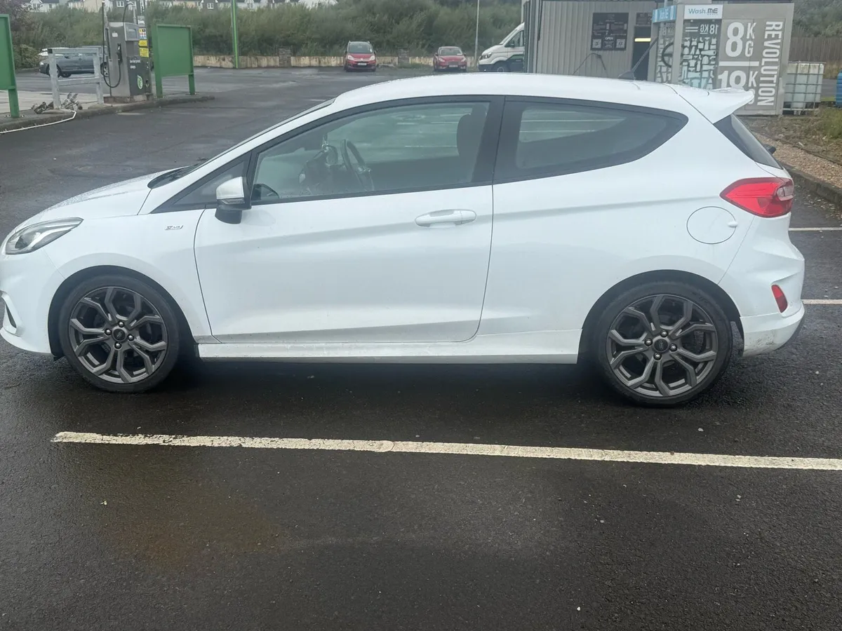 192 Ford Fiesta 1L ST LINE Petrol 3 Doors Low KM - Image 2