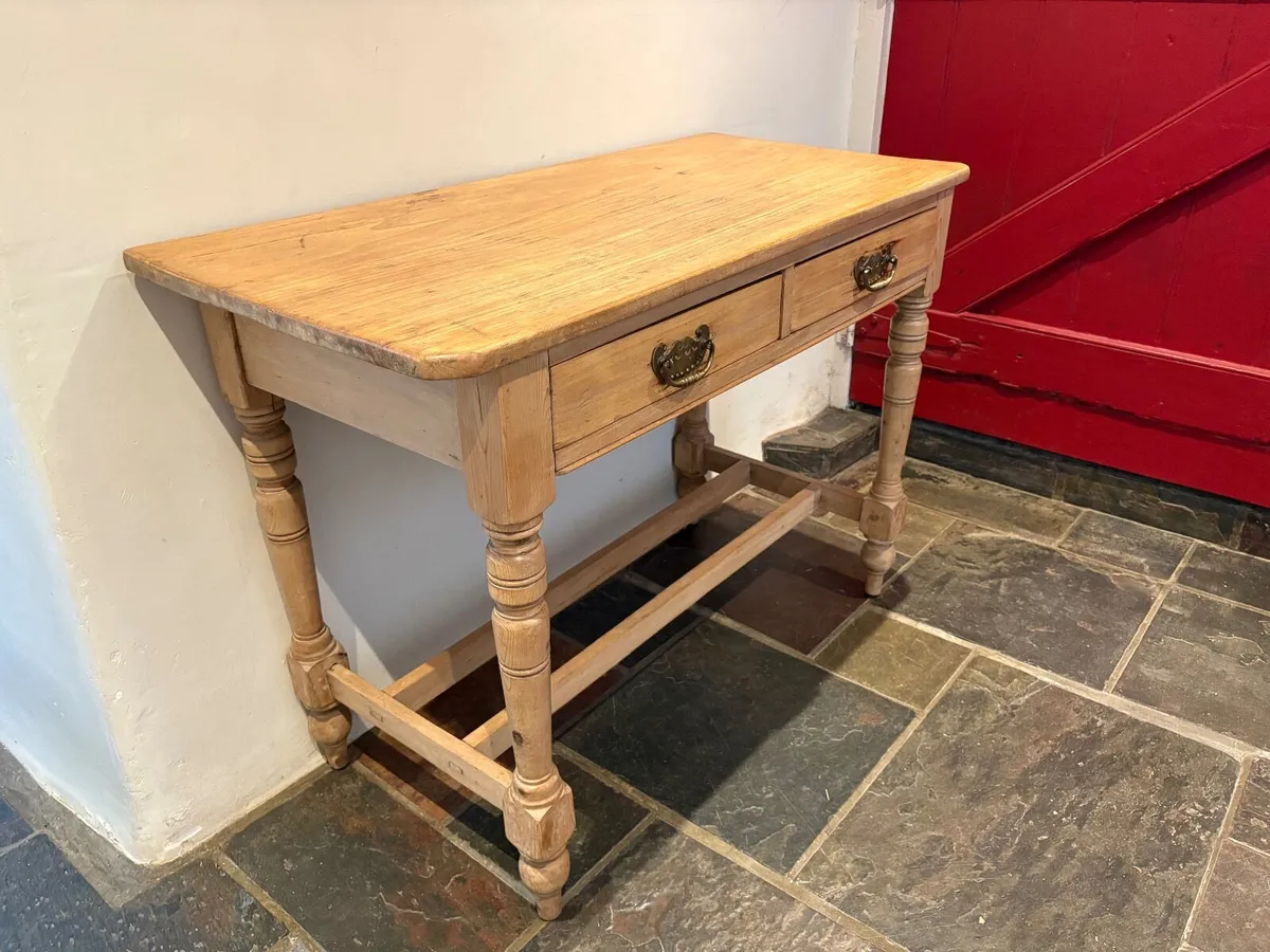 Antique pine farmhouse side table - Image 3