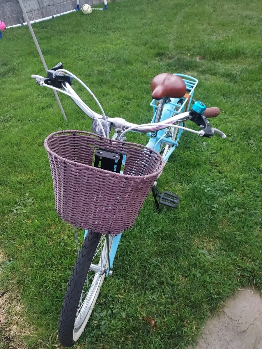 Girls Viking Belgravia vintage bike with basket - Image 2