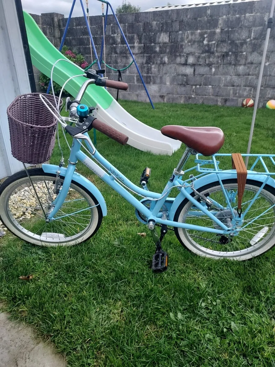 Girls Viking Belgravia vintage bike with basket - Image 3
