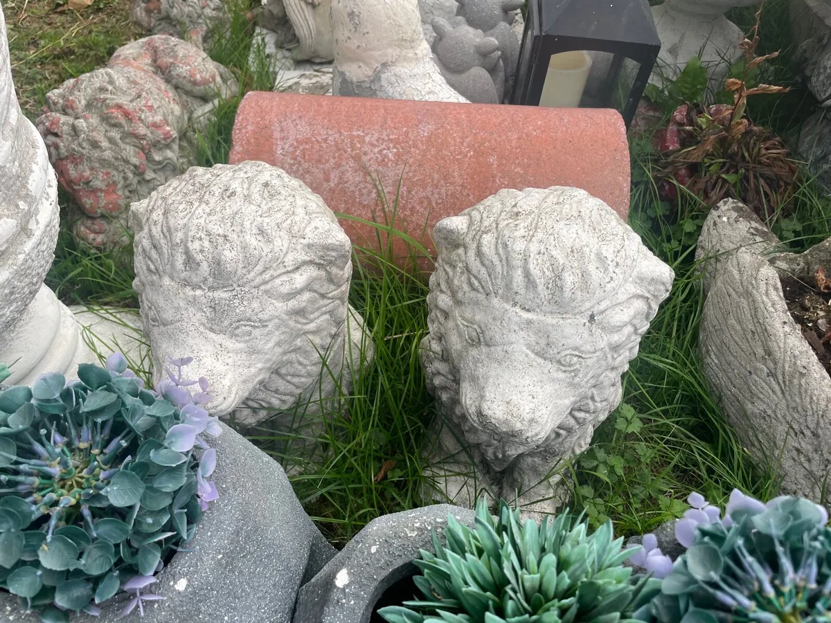 2 concrete lion ornament - Image 1