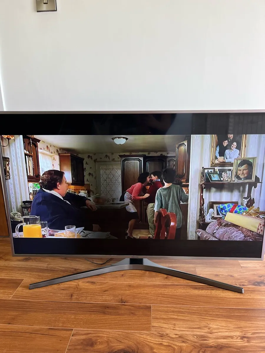 Samsung 49” LED TV (Model UE49MU6470UXXU) - Image 2