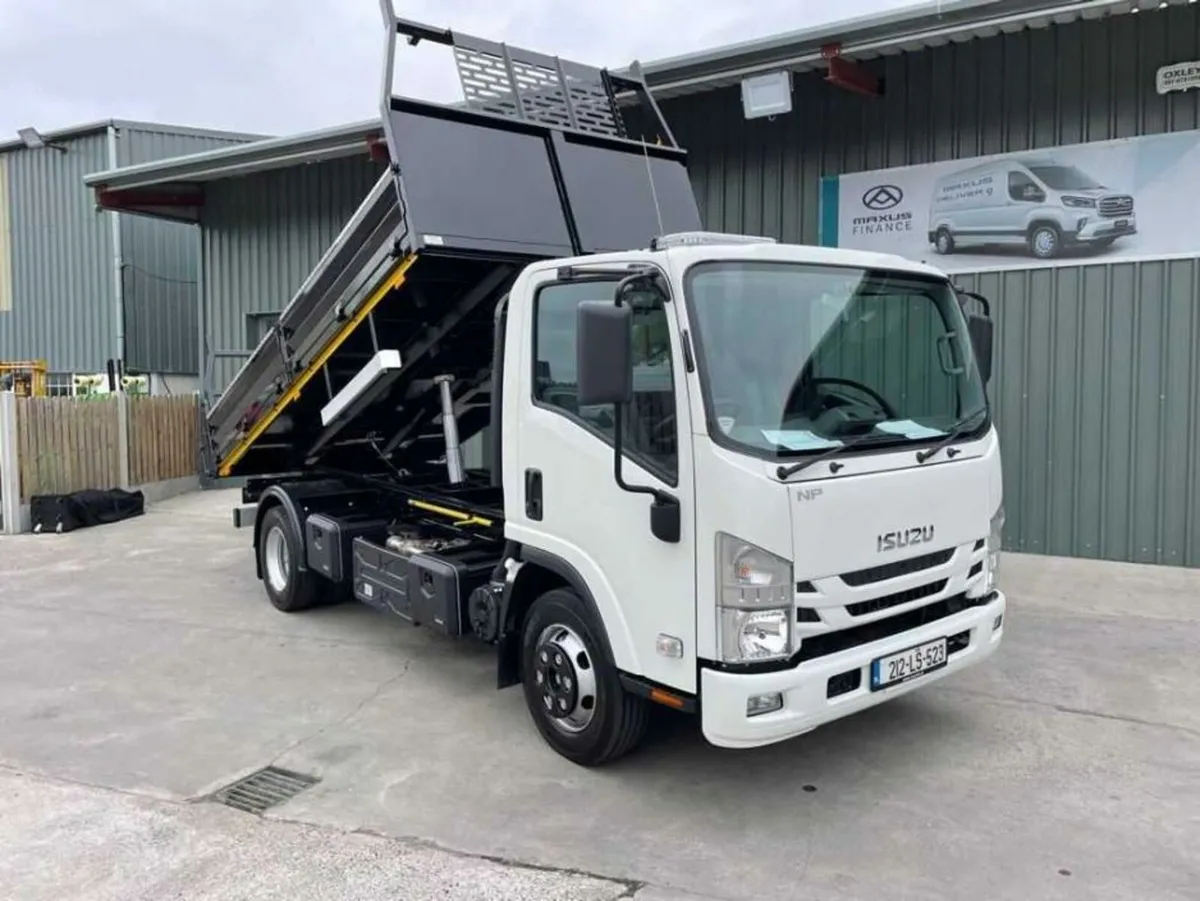 Isuzu N-Series 3.0       7.5t TIPPER TRUCK - Image 2