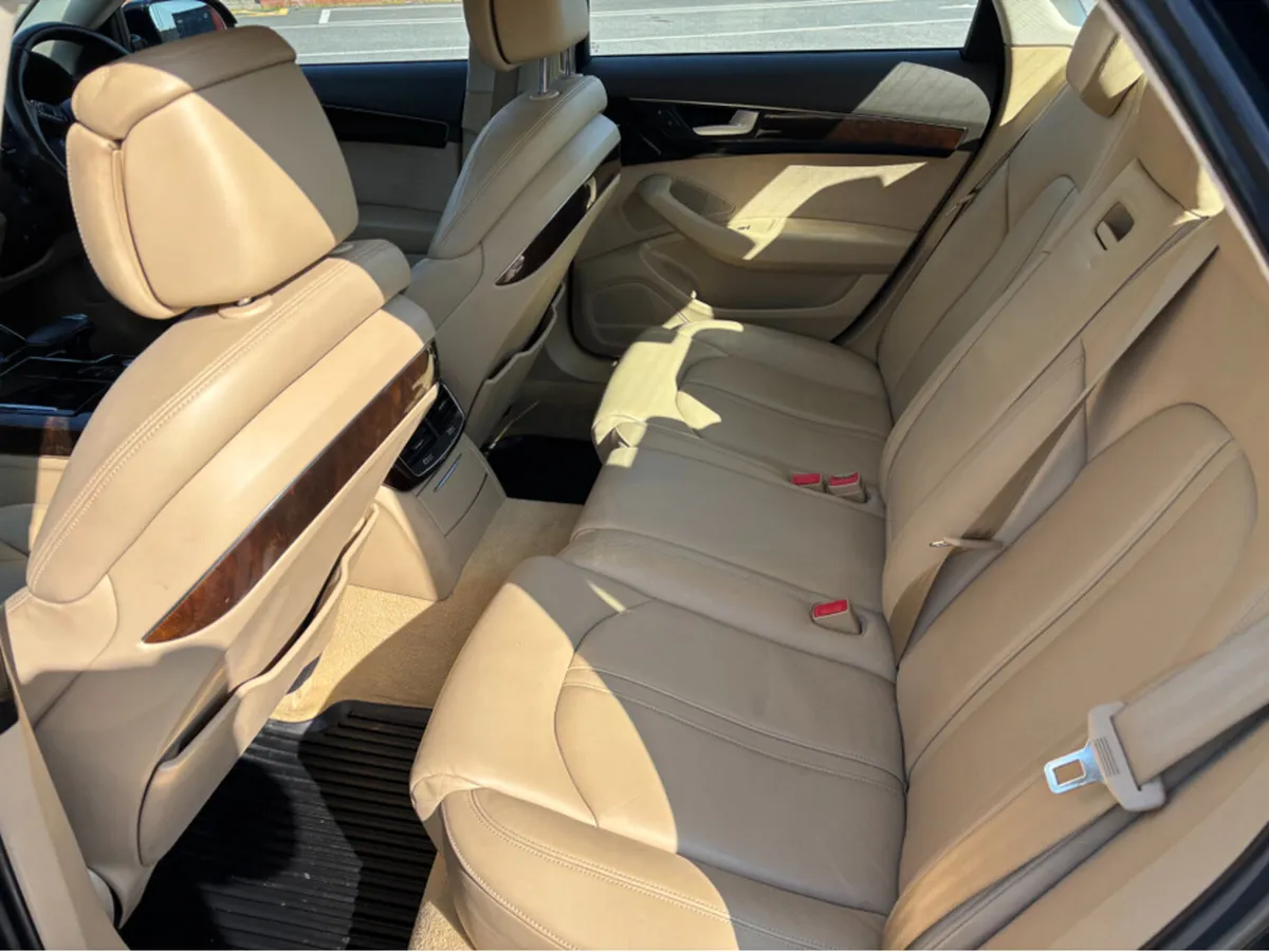 Audi A8 3.0 TDI 262 QUATTRO TIP SE EX 4DR - Image 2