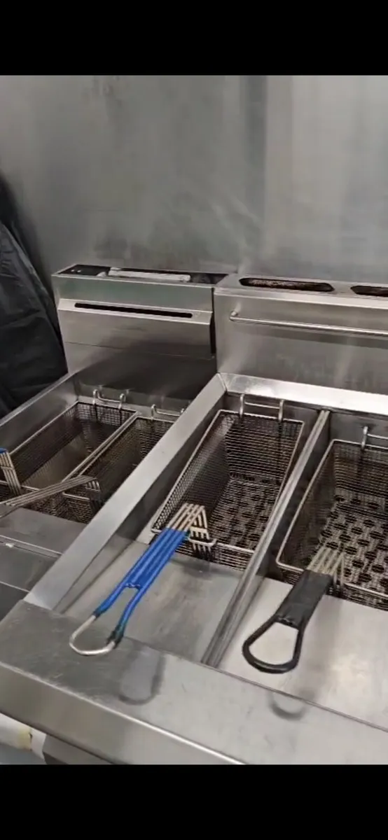 CATERING TRAILER - Image 4