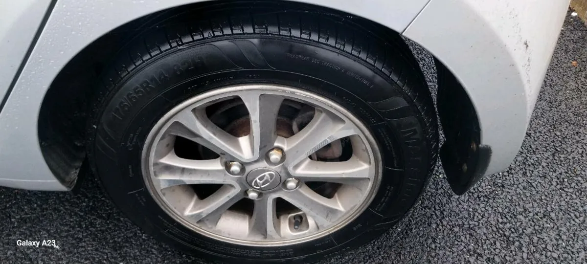 Hyundai i10 - Image 2