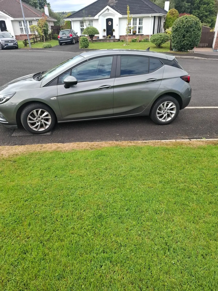 Vauxhall Astra 2019 - Image 2