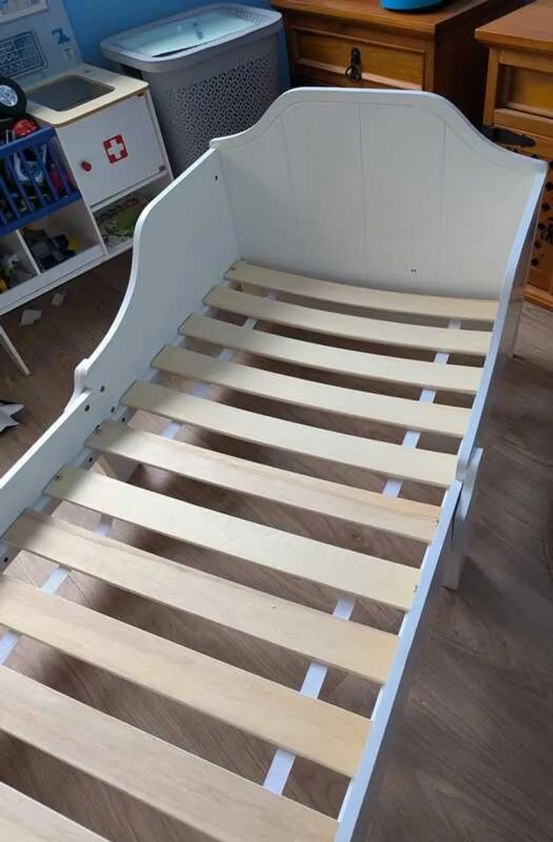 Childs bed frame - Image 2
