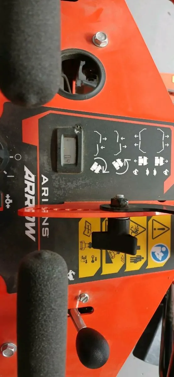 Ariens Arrow 32" stand on mower - Image 3