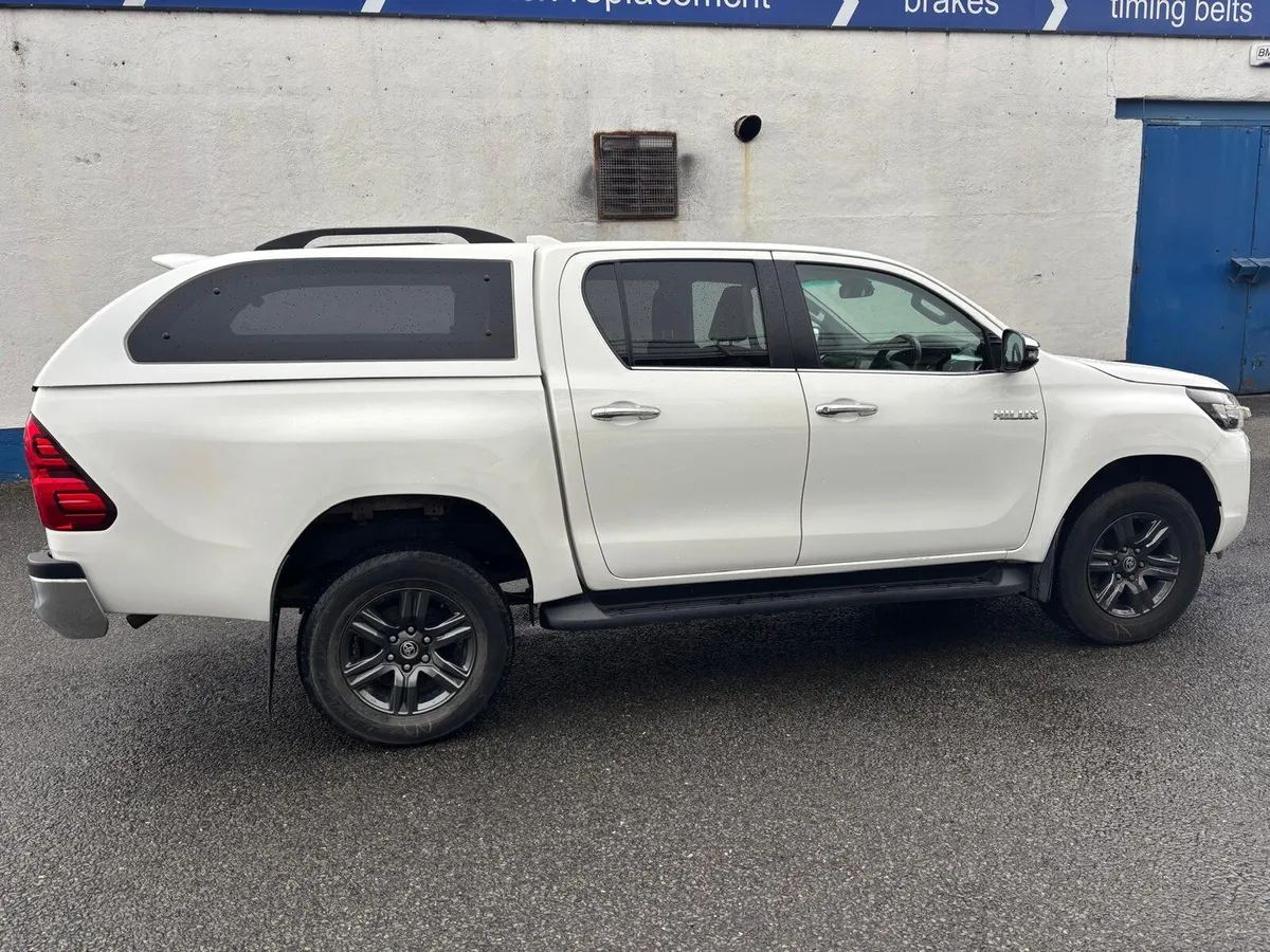 Toyota Hilux 2.4 D-4D ICON EDITION  DOUBLE CAB AUT - Image 2