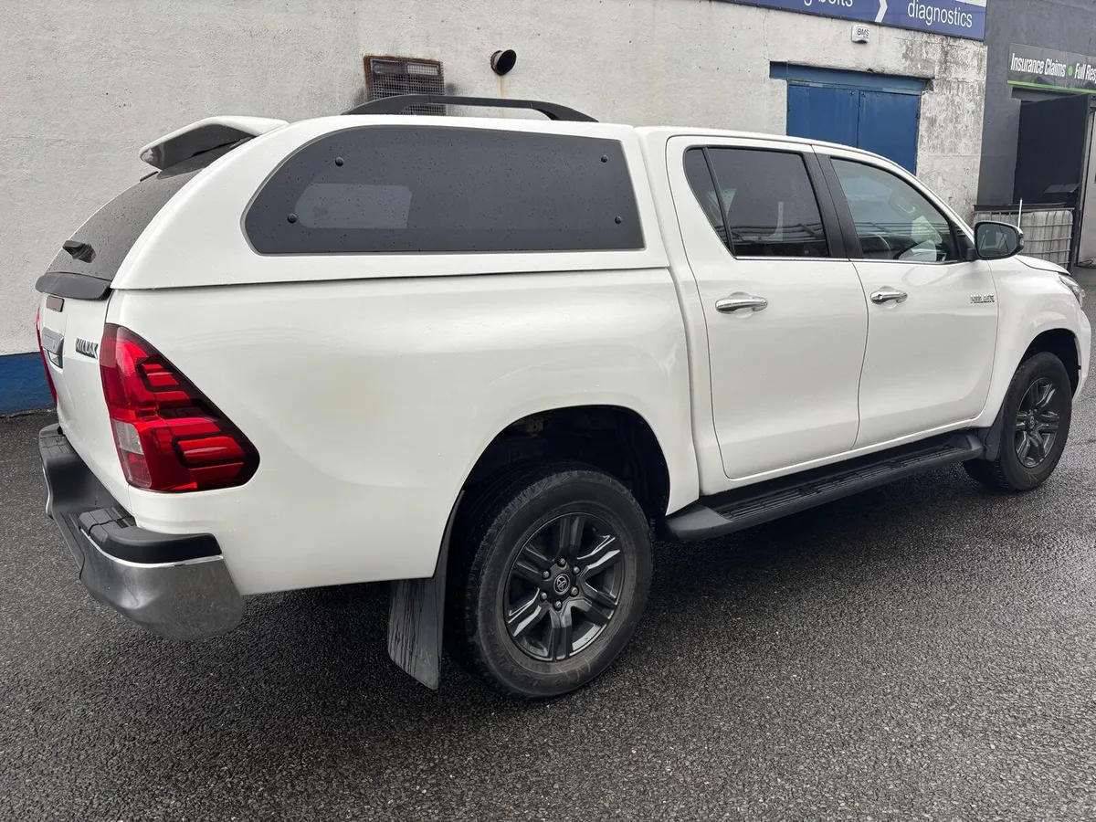 Toyota Hilux 2.4 D-4D ICON EDITION  DOUBLE CAB AUT - Image 3