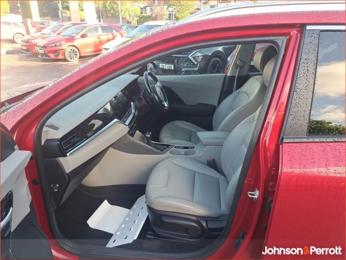 Kia Niro 1.6 GDI Plug-in Hybrid PE Auto - Image 3