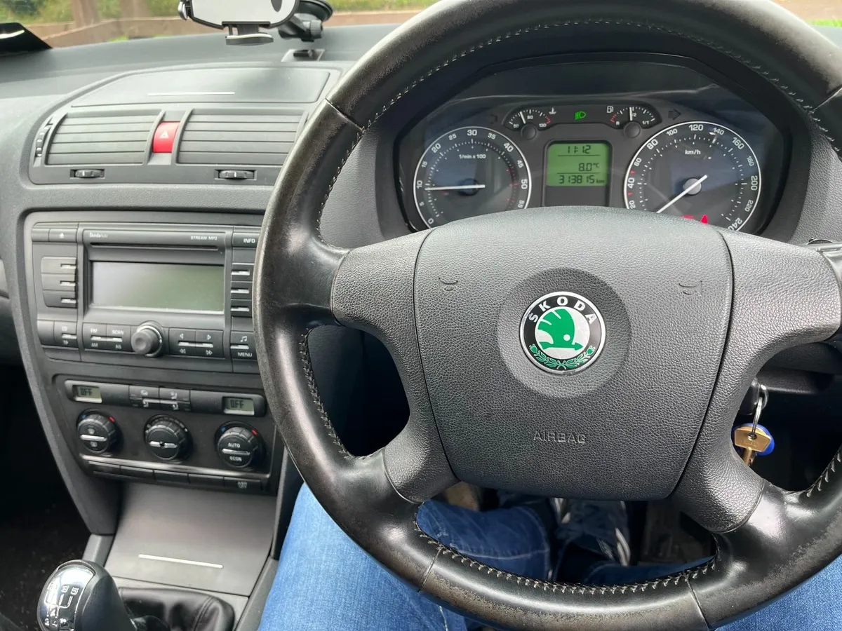 Škoda Octavia (Elegance) 1.9 TDI - Image 2