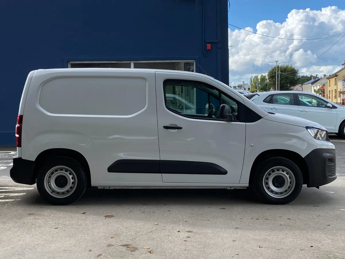 Peugeot Partner PRO PLUS 1.5 HDI 100hp - Image 2