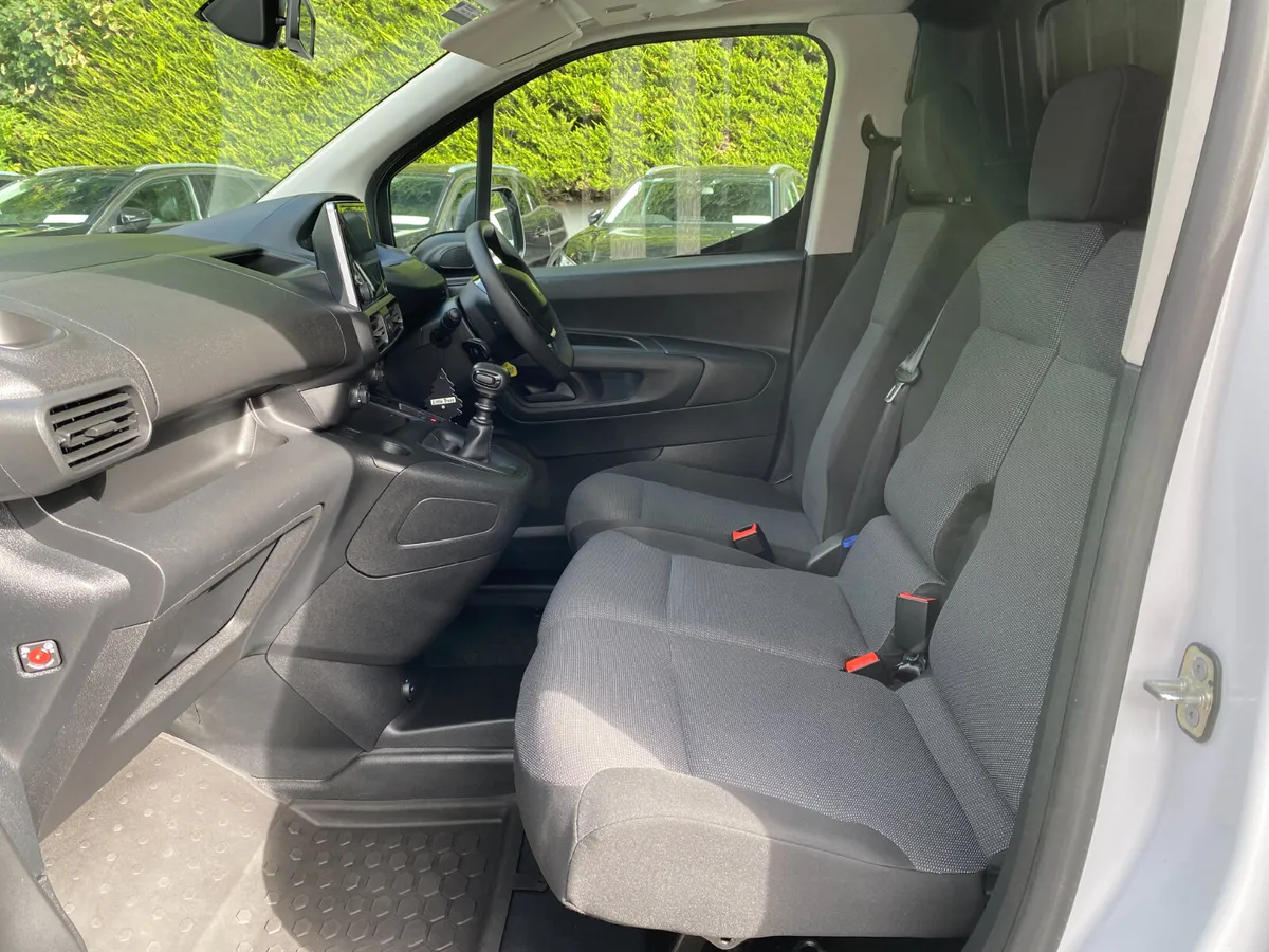 Peugeot Partner PRO PLUS 1.5 HDI 100hp - Image 4