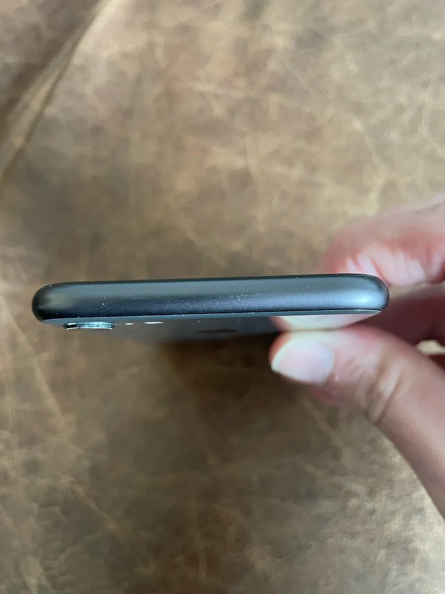 iPhone 8 64gb unlocked - Image 4