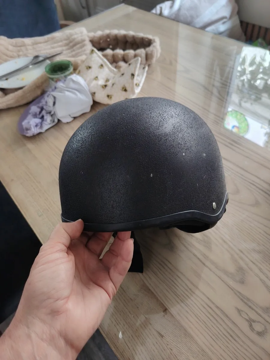 Horse riding helmets - Image 4