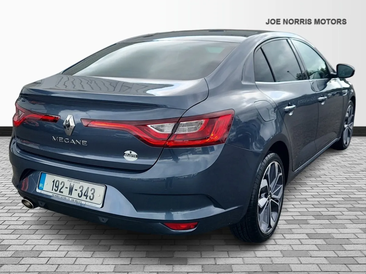 Renault Megane SIGNATURE TCE 140 Full Leather - Image 3