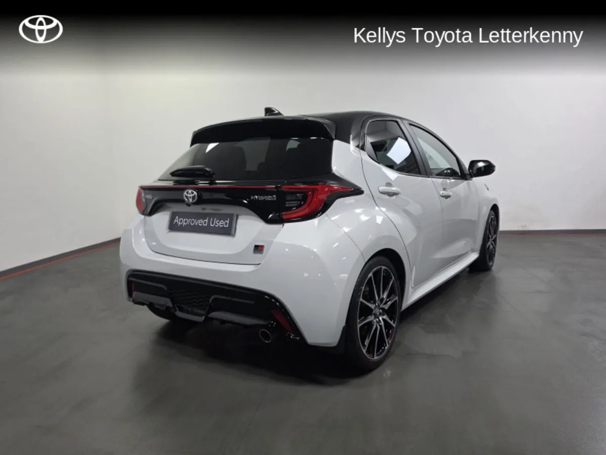 Toyota Yaris YARIS HYBRID GR SPORT # 33 - Image 2