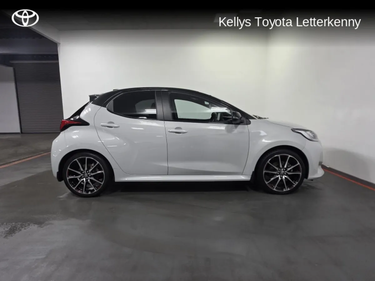 Toyota Yaris YARIS HYBRID GR SPORT # 33 - Image 3