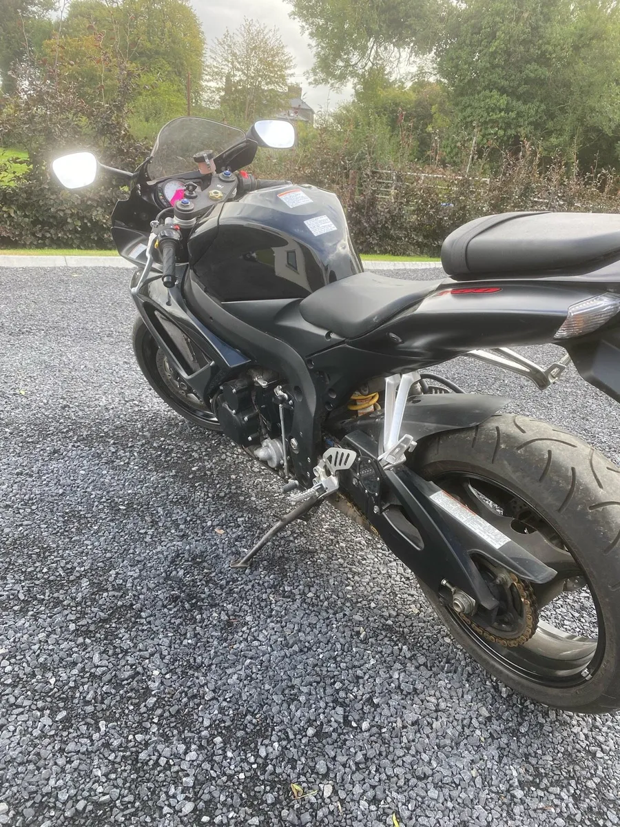 07 GSXR 750 only 3k miles - Image 3
