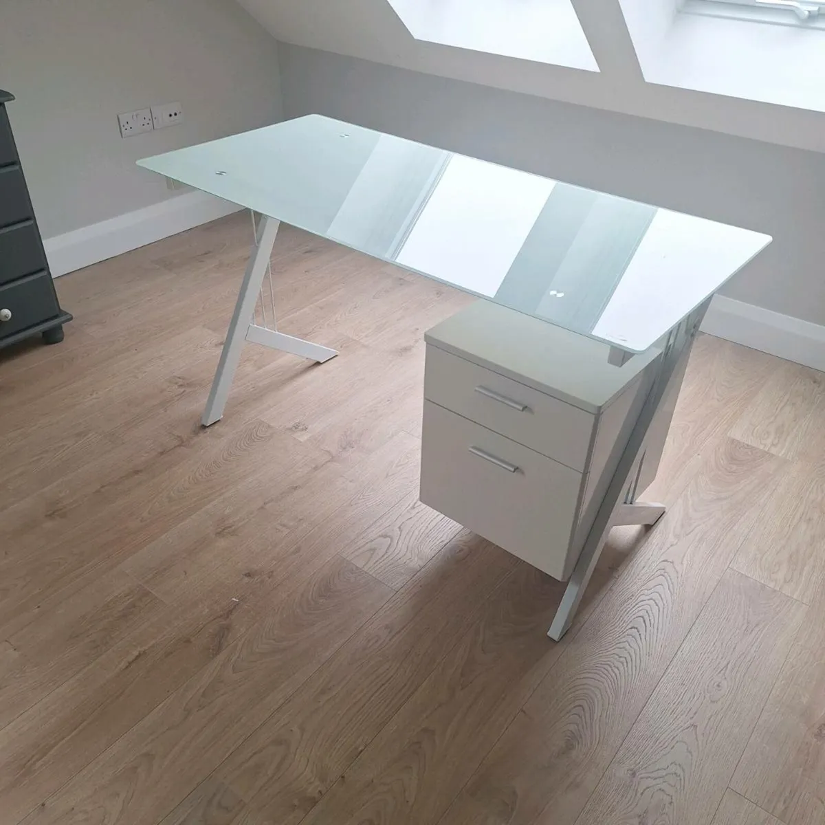 Desk - Image 3