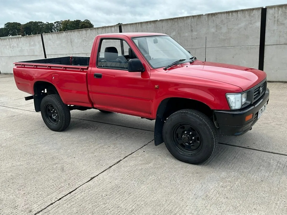 TOYOTA HI-LUX 2.4 D-4D 4X4 - Image 1