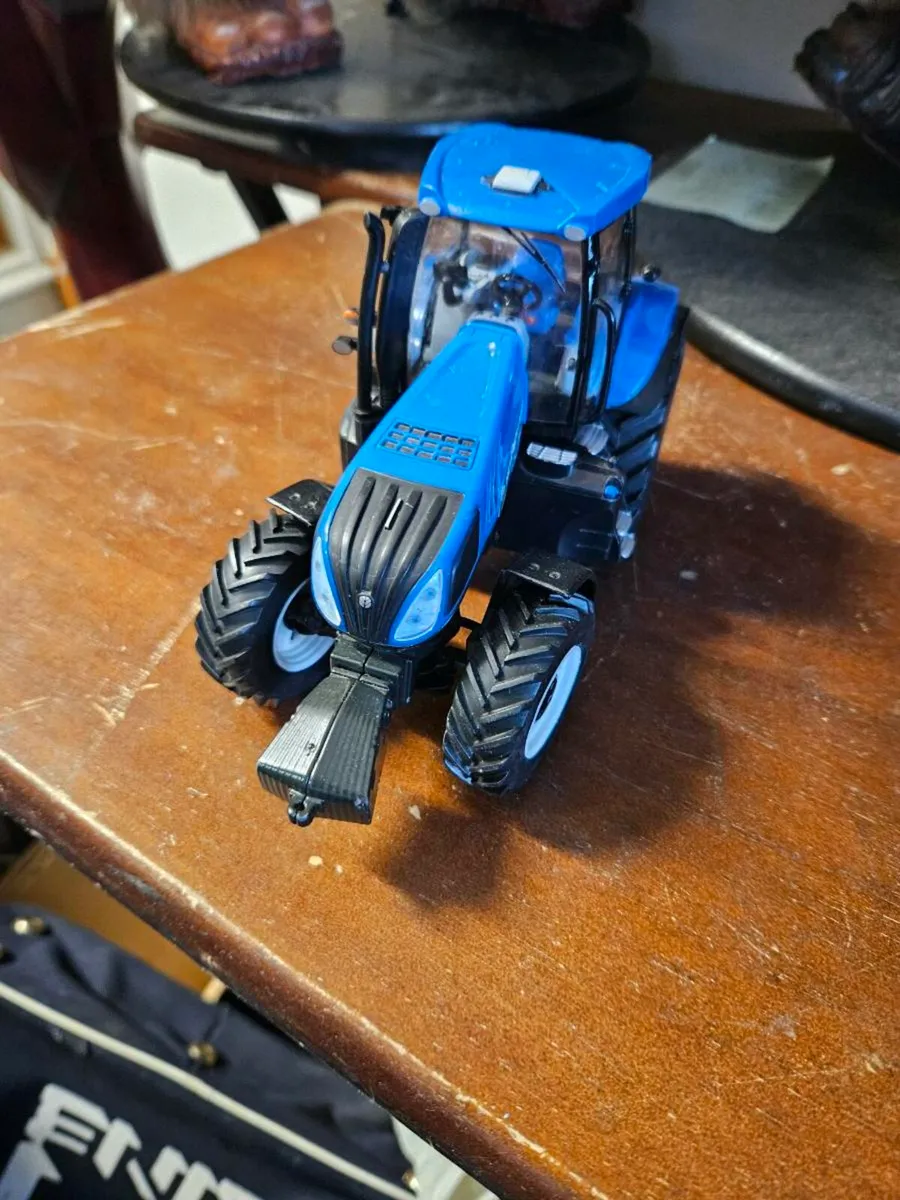Britain's Farm New Holland Tractor - Image 1