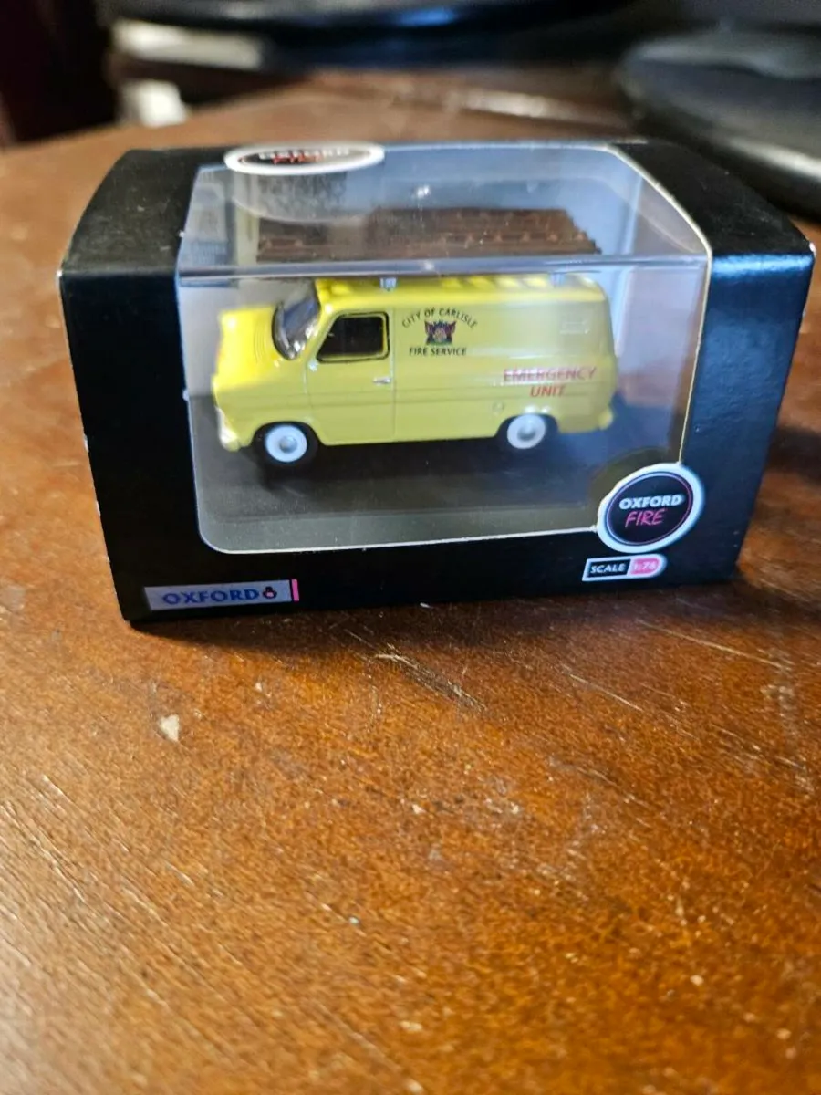 Corgi Oxford Ford Transit Van - Image 1