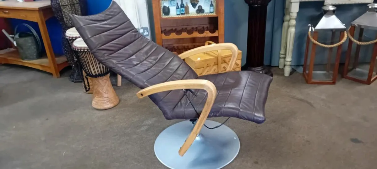 Real Leather Swivel And Recline Chair - Image 2