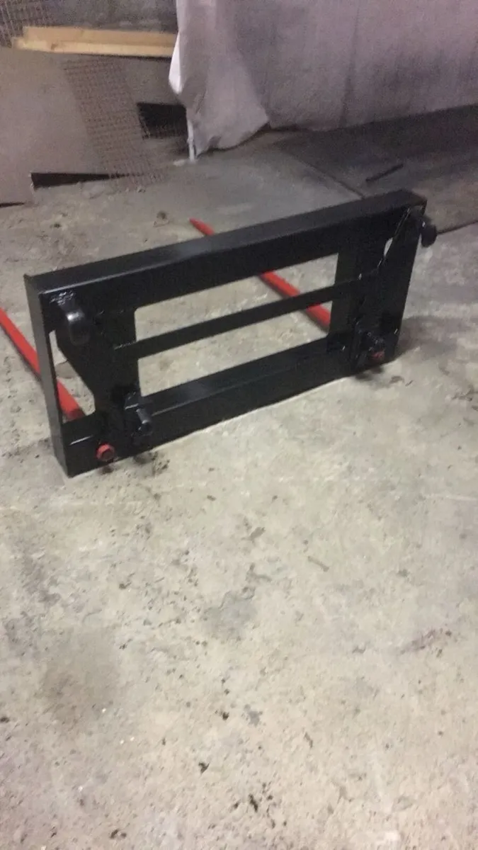 Bale spike - Image 1