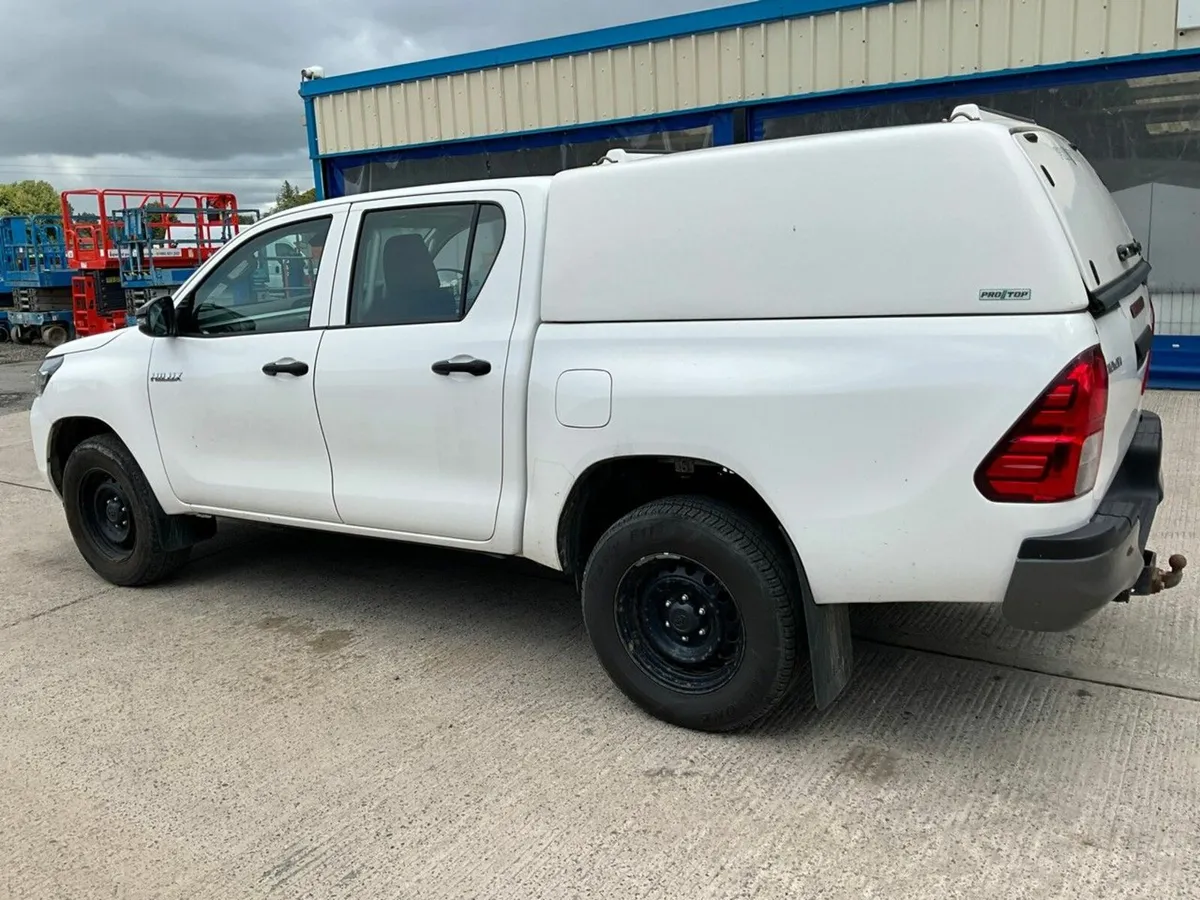 TOYOTA HILUX ACTIVE 2.4 D-4D DOUBLE CAB PICK UP - Image 4