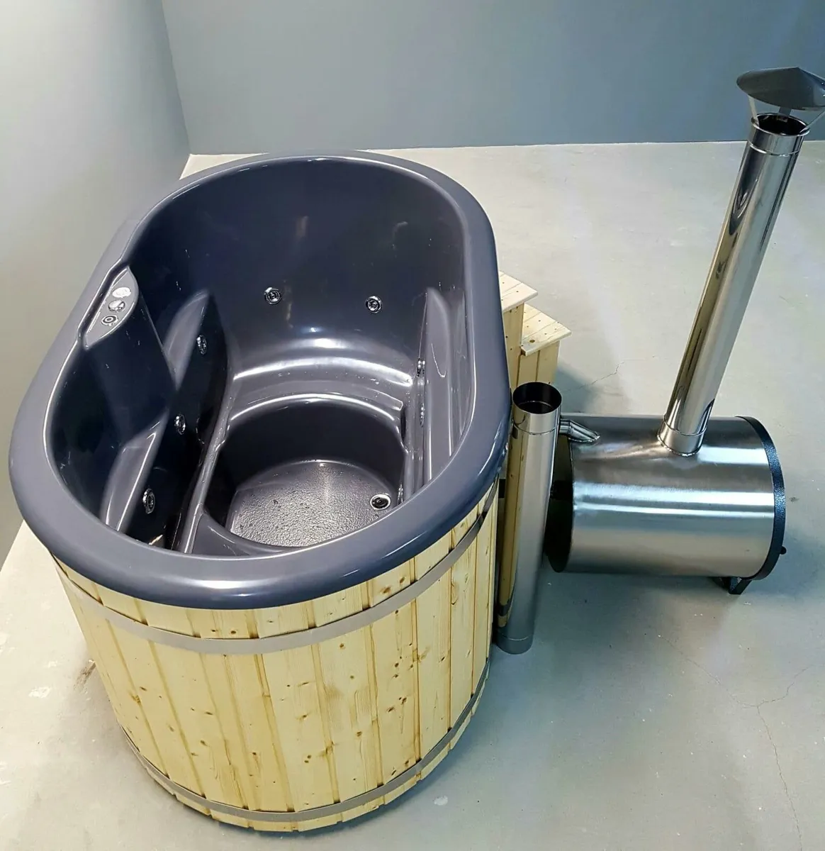 Hot 🔥 tub/Mini cube sauna/plunge pool - Image 1